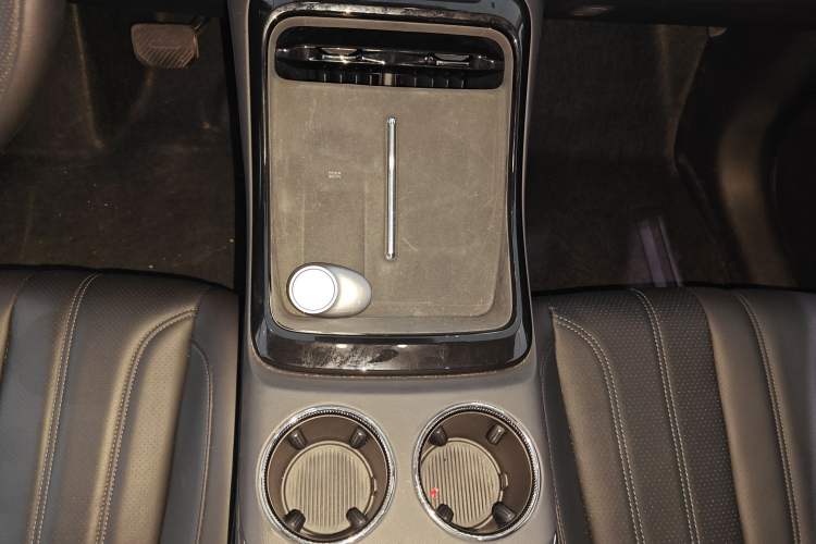 Used AION V 2024 Aion Tyrannosaurus 650 Smart Premium Edition
