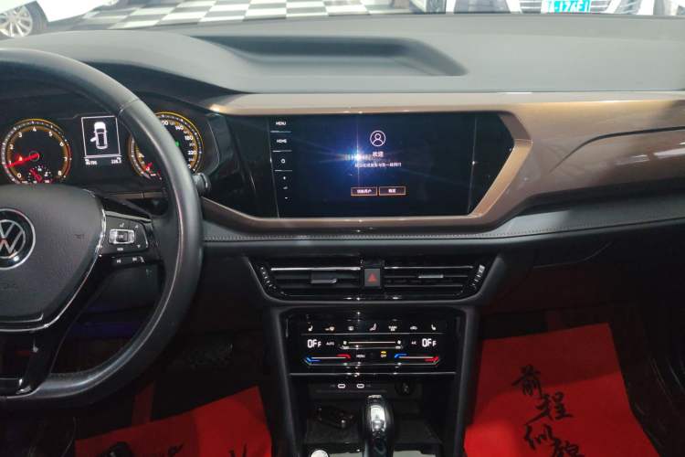 Used Volkswagen Tharu 2021 330TSI All-Wheel Drive Luxury PLUS Version Audio And AC Panel