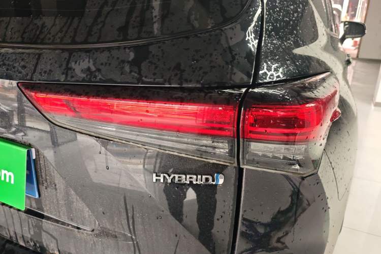 Used Toyota Highlander 2022 Dual-Engine 2.5L 4x4 Elite Edition 7-Seater Right Rear Taillight