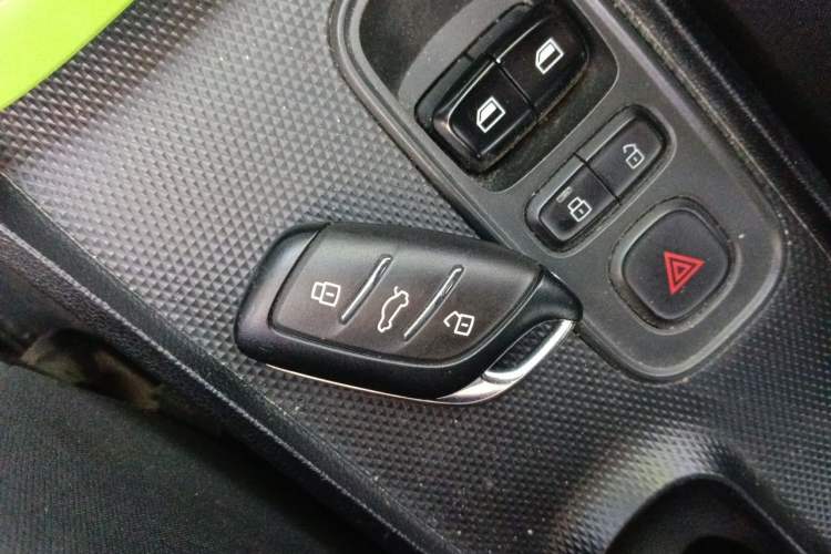 Used Roewe Clever 2021 302 km New Four-Seater Super-Efficient Version
