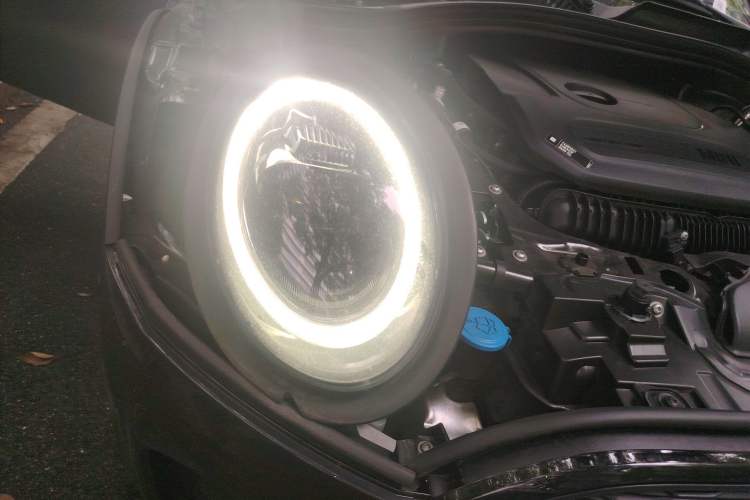 Used MINI Clubman 2021 2.0T COOPER S Right Front Headlight