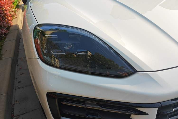 Used Porsche Cayenne 2024 Cayenne 3.0T Right Front Headlight