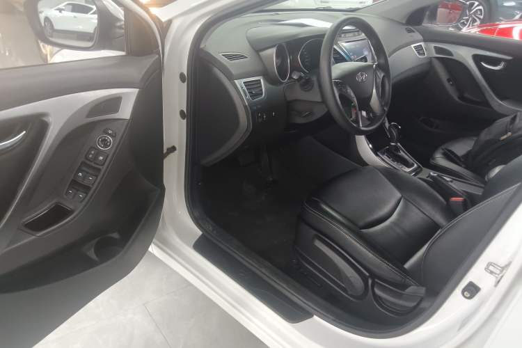 Used Hyundai Elantra (5th Generation / Langdong) 2016 1.6L Automatic Prestige Model
