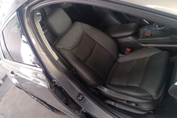 Used Cadillac XT5 2018 25T Luxury Model
