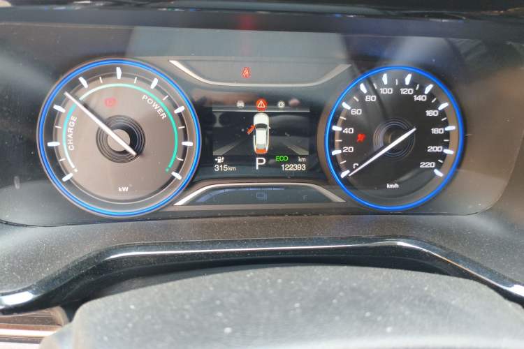 Used AION S 2023 Meizu 580 Lithium Iron Phosphate Odometer Close Up