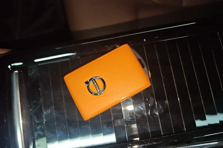 Used Volvo S60 New Energy 2020 T8 e-Drive Hybrid All-Wheel Drive Smart Luxury Edition Vehicle Key