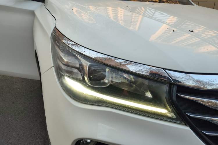 Used GAC Trumpchi GA4 2018 200T Automatic Luxury Edition Right Front Headlight