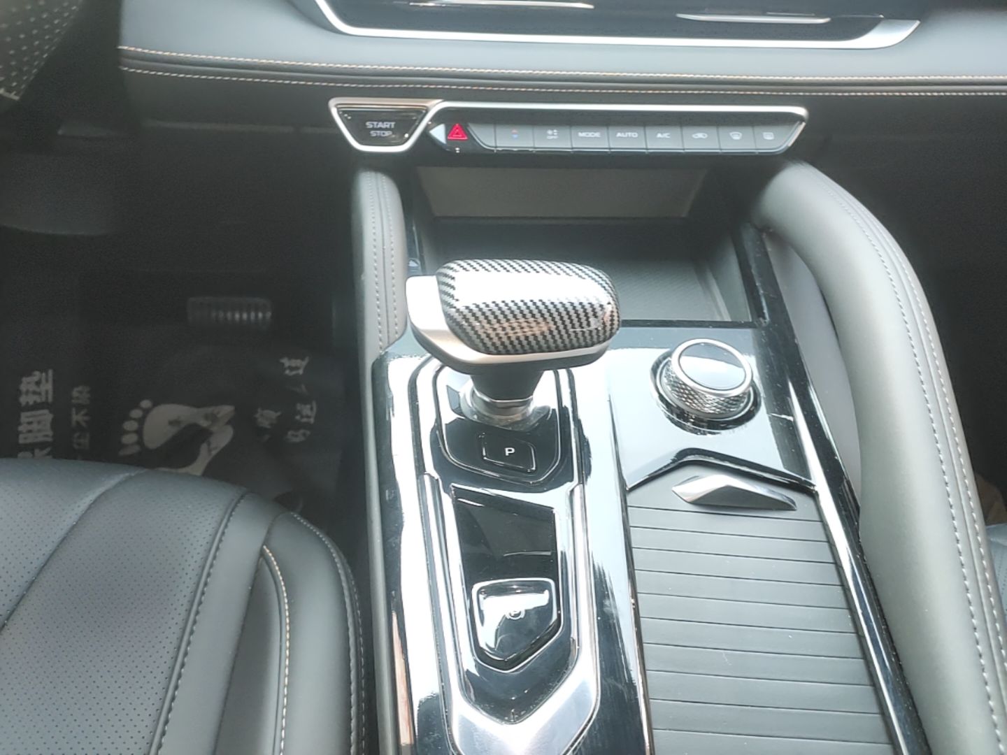 Geely Auto Monjaro L 2024 2.0TD DCT EVO Two-Wheel Drive Prestige Version — снимка 16