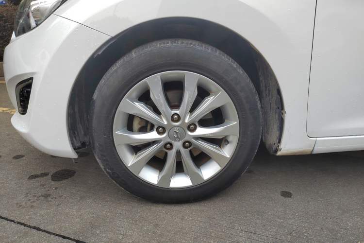 Used Hyundai Elantra (5th Generation / Langdong) 2016 1.6L Automatic Prestige Model Left Front Wheel Hub