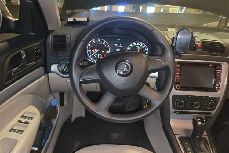 Used Skoda Octavia 2015 Classic Model 1.6L Automatic Yijie Version