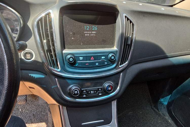 Used Baojun 560 2016 1.8L Manual Luxury Edition
