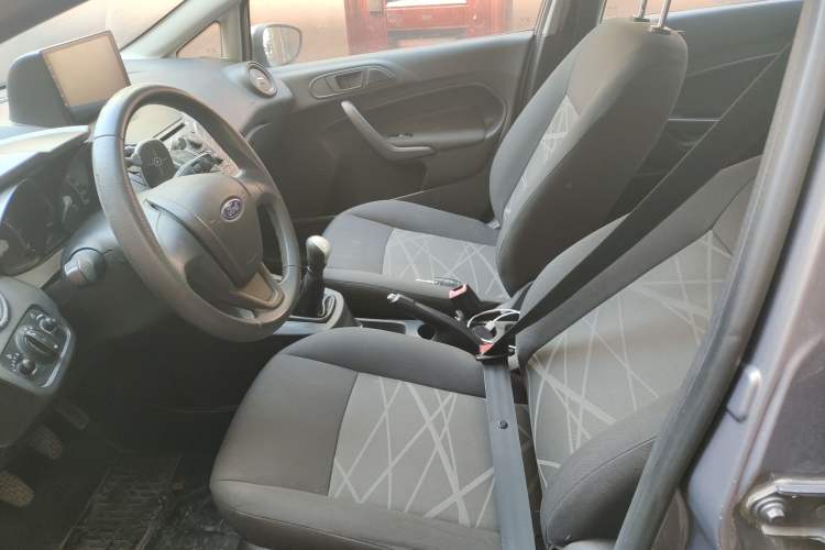 Used Ford Fiesta 2013 Sedan 1.5L Manual Fashion Edition Left Front Seat