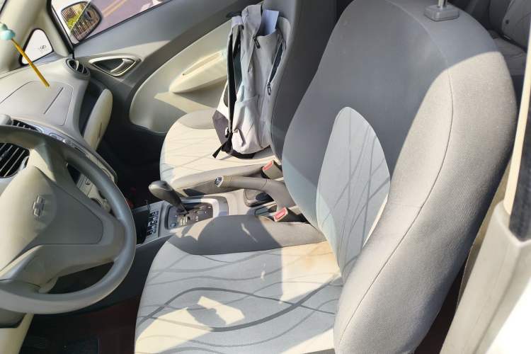 Used Chevrolet Sail 2011 Sedan 1.4L AMT Happiness Edition