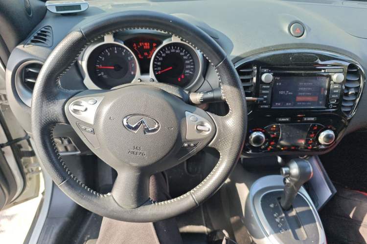 Used Infiniti ESQ 2014 1.6L Luxury Edition
