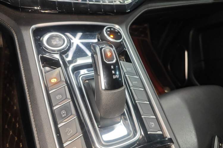 Used JMC Yusheng S350 2020 2.0T Automatic All-Wheel Drive Gasoline Comfort Edition Gear Lever