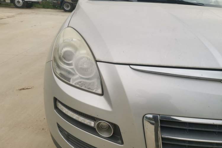 Used Luxgen Great 7 SUV 2011 2.2T Two-Wheel Drive Smart Version Right Front Headlight