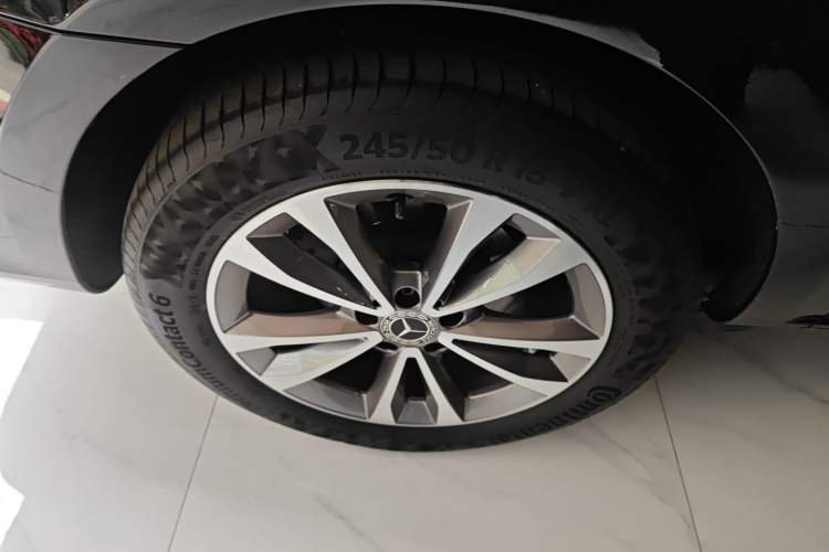 Used Mercedes-Benz V-Class 2021 V 260 Avantgarde Edition Right Rear Wheel Hub