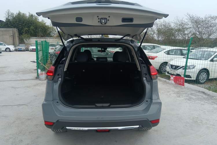 Used Nissan X-Trail 2025 Honor 2.0L Two-Wheel Drive Leading Edition Trunk