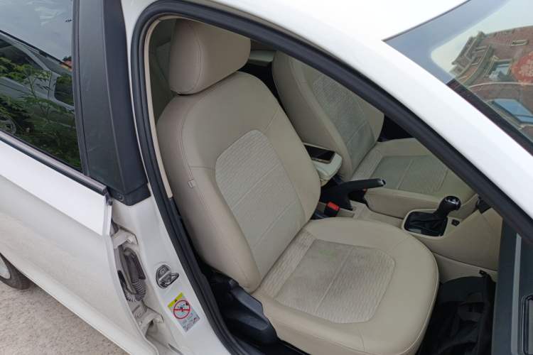 Used Skoda Rapid 2013 1.6L Automatic Smart Selection Model
