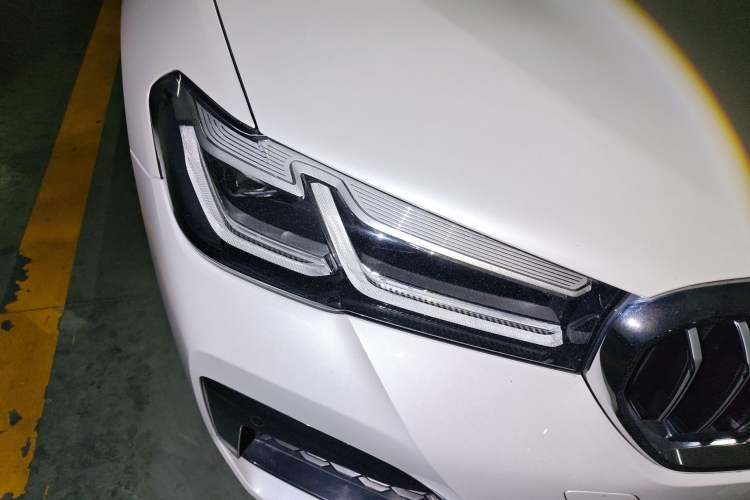 Used BMW 5 Series 2022 Revised Version 530Li xDrive M Sport Package Right Front Headlight