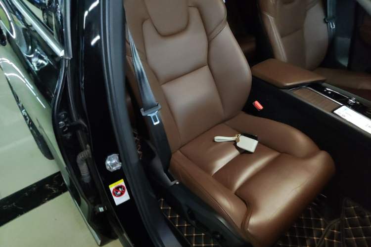 Used Volvo XC60 2022 B5 4x4 Smart Luxury Edition

