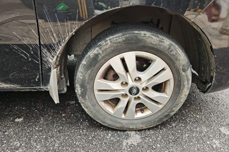 Used JAC Refine M3 2018 IKEA Edition 1.6L Luxury Smart Model Right Front Wheel Hub