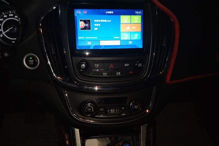 Used Baojun 560 2016 1.8L iAMT Luxury Model