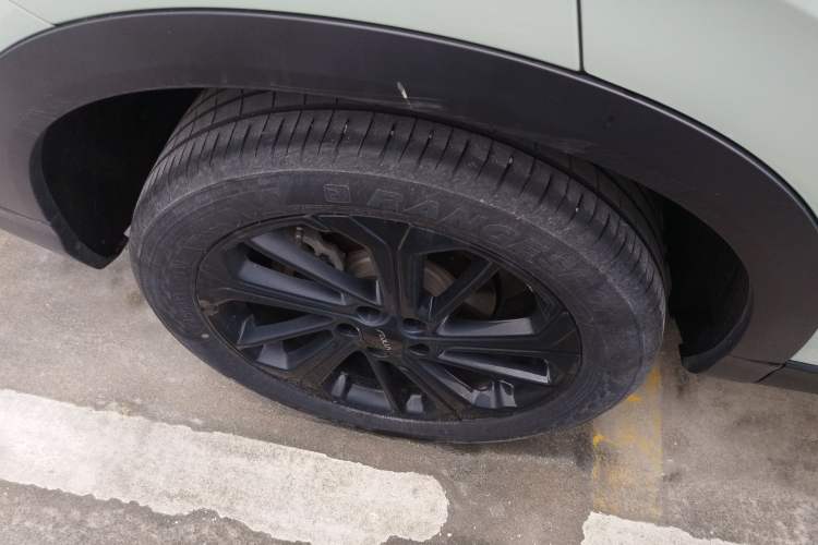 Used Dongfeng Aeolus Huge 2022 Mach Power 1.5T Dare-to-Drive Edition · Enjoyably悦 Right Rear Wheel Hub