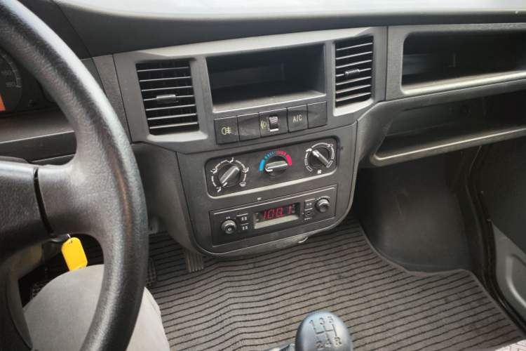 Used Wuling Zhiguang 2020 1.2L Practical Model China VI LSI