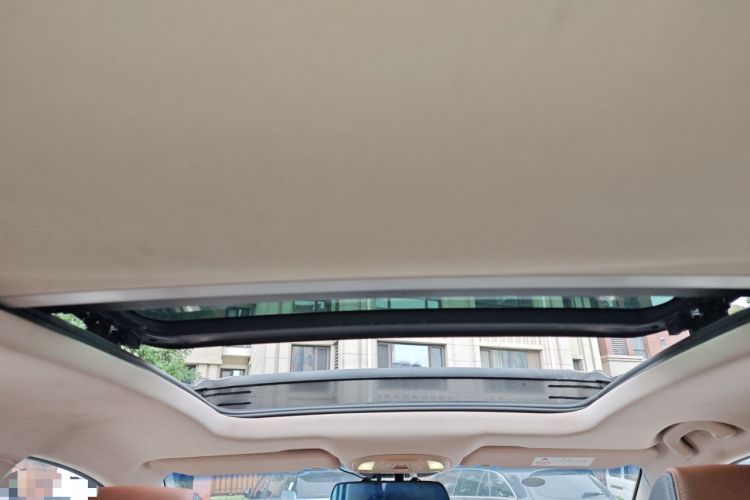 Used Baojun 560 2017 Rhythmic Edition 1.8L iAMT Prestige Model Headliner