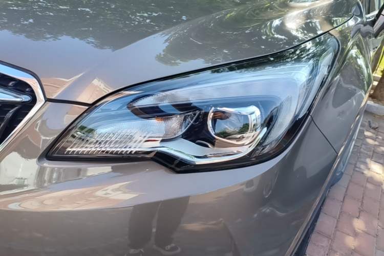 Used Buick Envision 2018 28T Four-Wheel Drive Luxury Model
