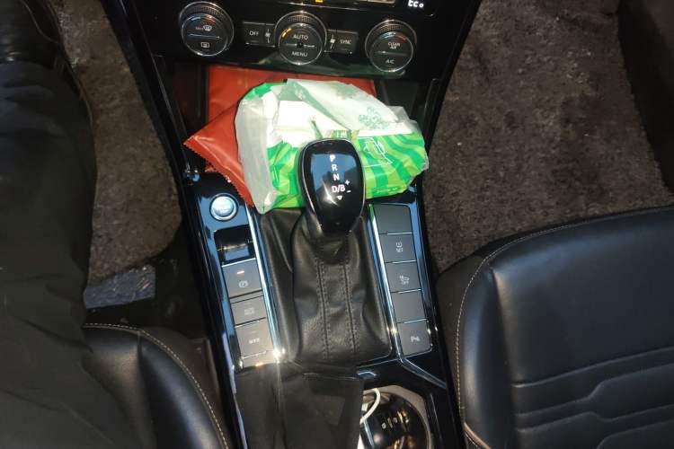 Used Volkswagen Passat New Energy 2019 430 PHEV Hybrid Elite Edition Gear Lever