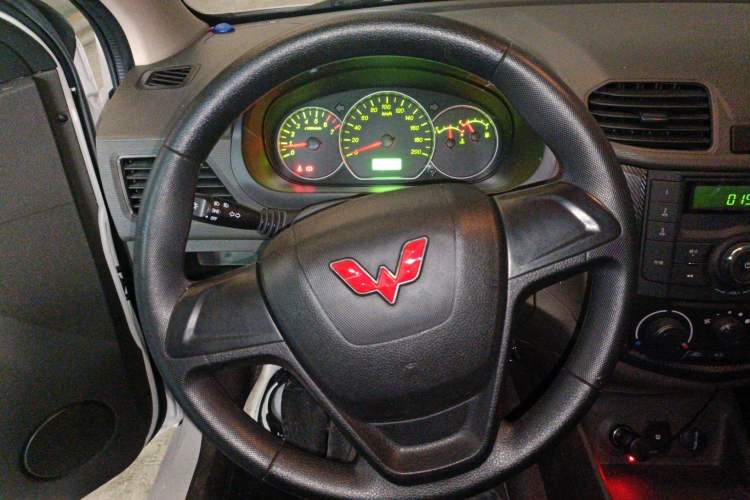 Used Wuling Hongguang 2021 1.5L Revised S Base Version with Electric Power Steering LAR