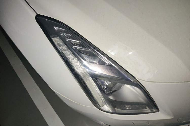 Used Cadillac XTS 2017 28T Tech Edition Right Front Headlight