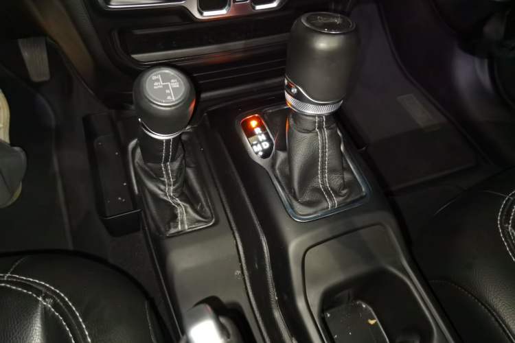 Used Jeep Wrangler New Energy 2021 Four-Door 2.0T 4xe Sahara Gear Lever