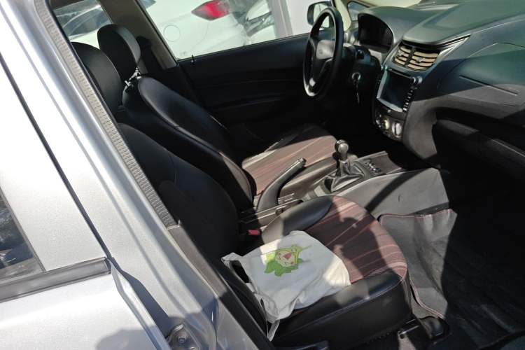 Used Chevrolet Sail 2013 Sedan 1.2L Manual Fashionable Happiness Edition Right Front Seat