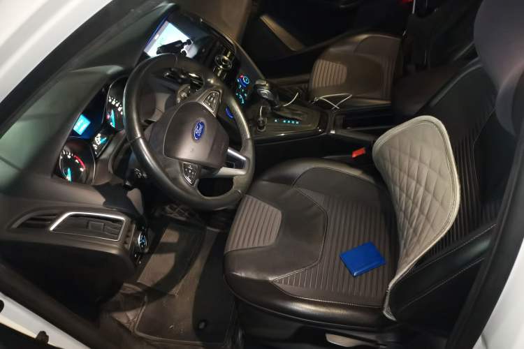 Used Ford Focus 2017 Sedan 1.6L Automatic Fashion Edition Smart Drive Version