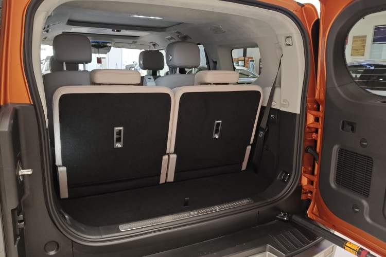 Used Jetour Zongheng G700 Trailblazer 2025 Model Xiangjing Edition 6-seater