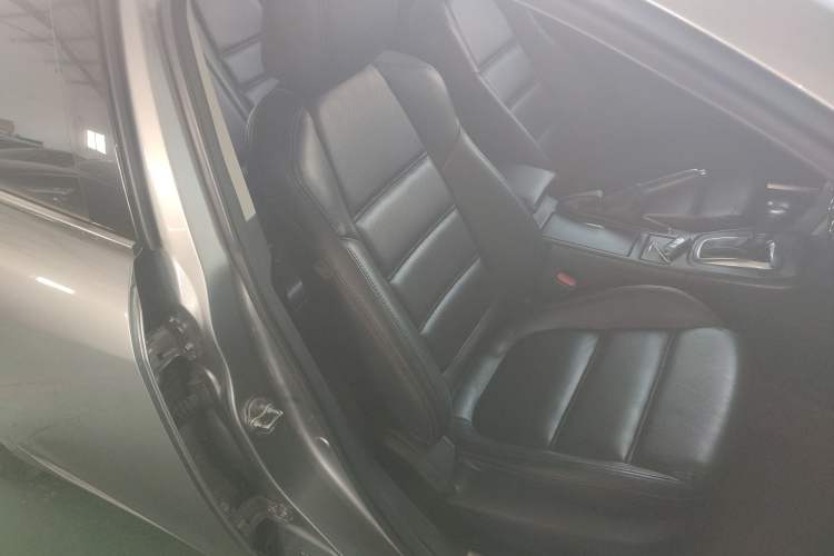 Used Mazda Atenza 2015 2.0L Blue Sky Luxury Edition
