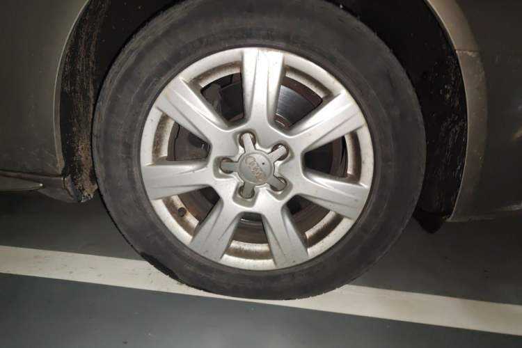 Used Audi A4L 2012 2.0 TFSI automatic Comfort trim level