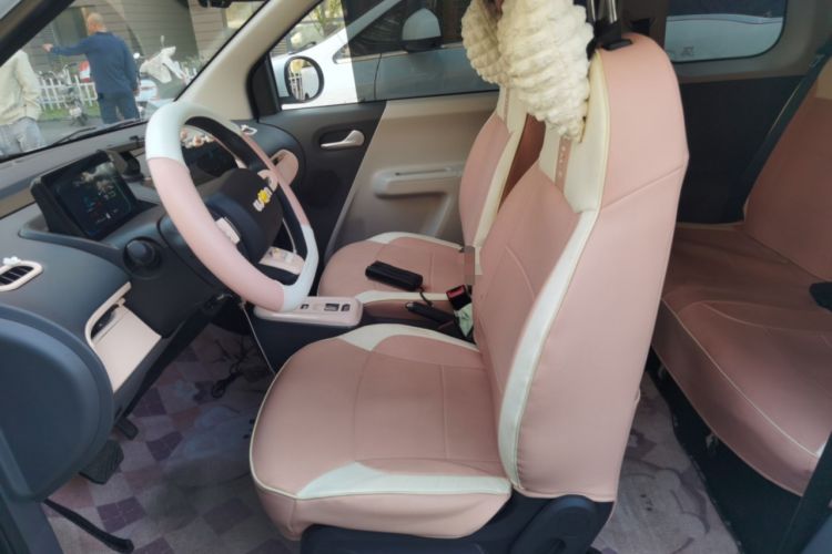 Used CHANGAN NEVO Lumin 2022 155 km – Refreshingly Sweet Edition Left Front Seat