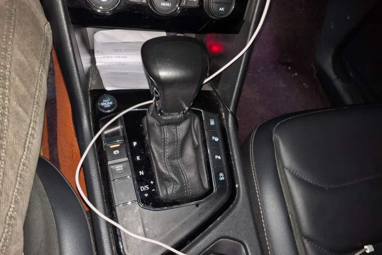 Used Volkswagen Tiguan L 2019 330TSI Automatic Two-Wheel Drive Smart Luxury Version China VI Standard Gear Lever