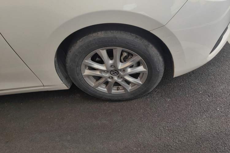 Used Mazda 3 Axela 2017 Sedan 1.5L Automatic Comfort Model Emission Standard China V Right Front Wheel Hub