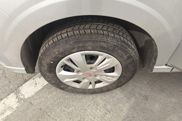 Used Wuling Hongguang 2019 1.5L S Basic Version China VI Standard LAR