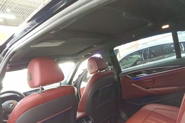 Used BMW 5 Series 2019 530Li Leading Model M Sport Package