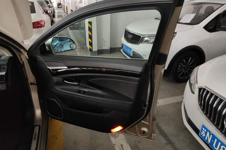 Used Geely Auto Emgrand GT 2016 2.4L Comfort Version Right Front Door Interior