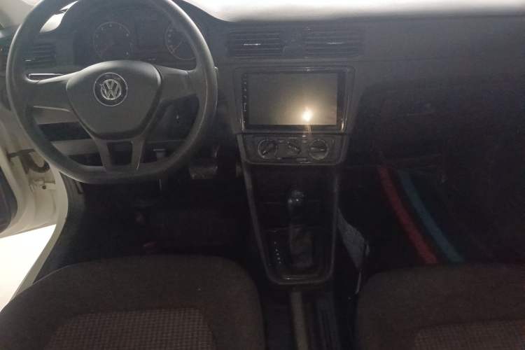Used Volkswagen Santana 2019 1.5L Automatic Fashion Edition China V Standard Center Console