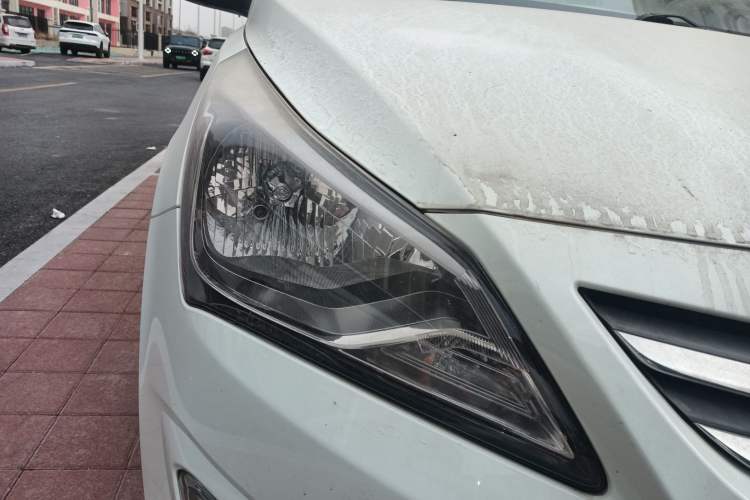 Used Hyundai Verna (older generation) 2014 1.4L Manual Smart GLS Trim