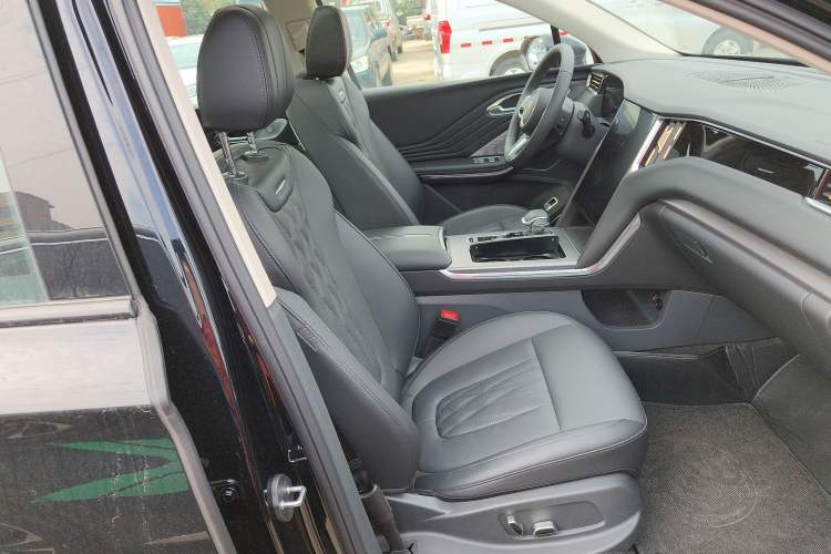 Used Hongqi HS7 PHEV 2025 Model 2.0T PHEV Two-Wheel Drive Qi Xiang Edition 6-Seater
