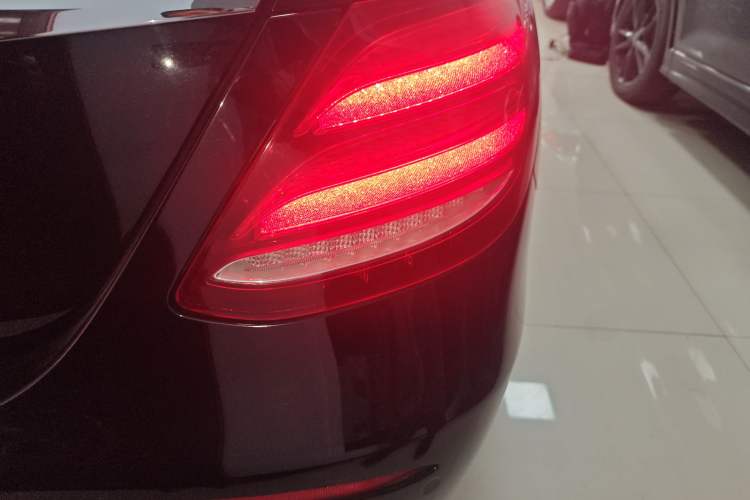 Used Mercedes-Benz E-Class 2018 Facelift E 200 L
